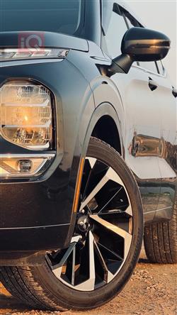 ميتسوبيشي اوتلاندر